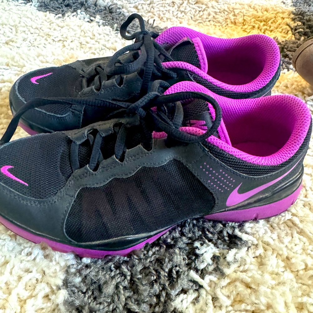 Black and purple Nike training sneakers